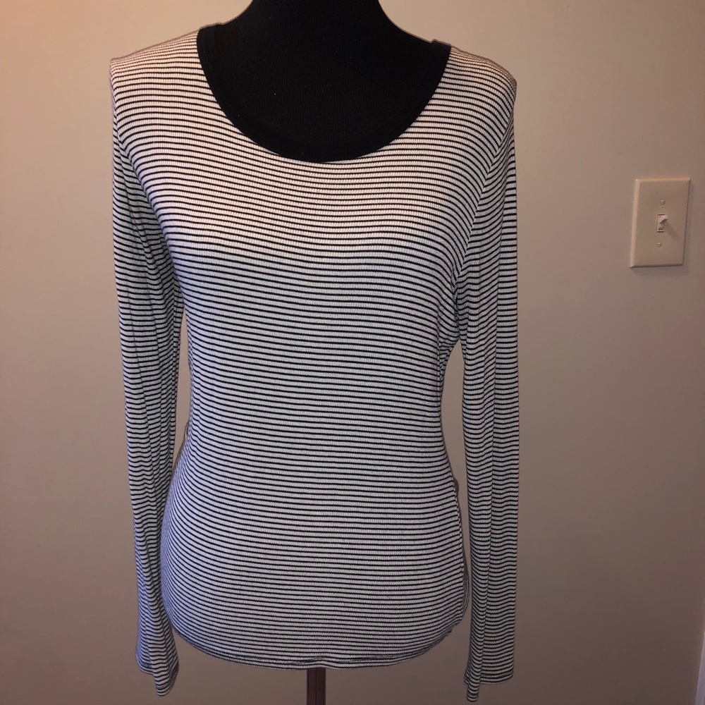 🔲Black & White Stripped Shirt🔲